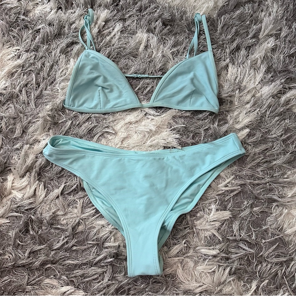 Garage bikini